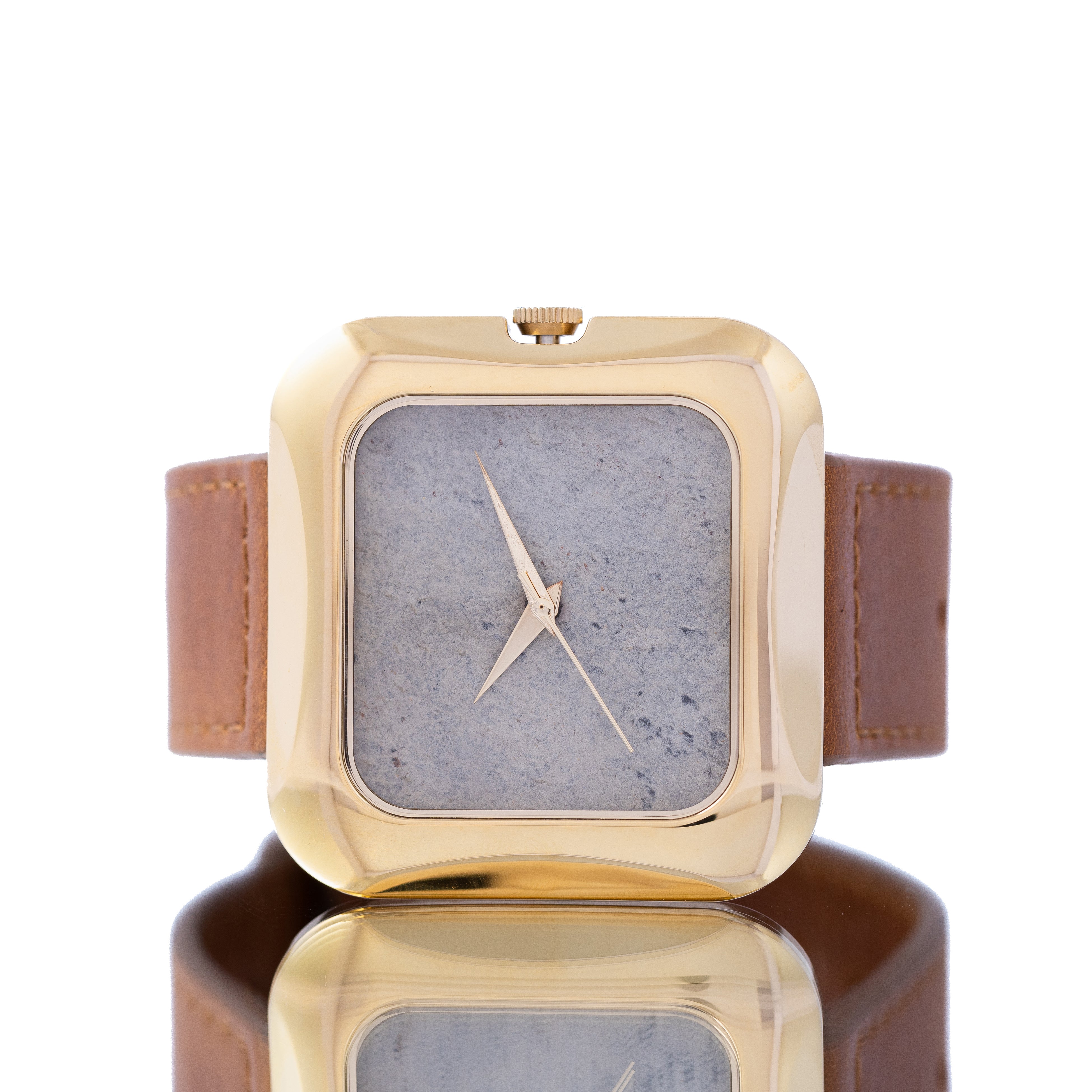THE 15TH MOMENT GOLD STONE BROWN